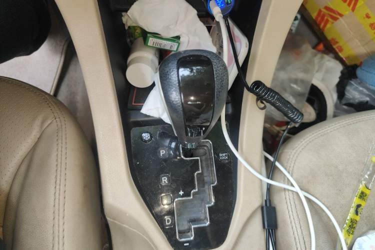 Used Soueast V5 Lingzhi 2012 1.5L CVT Luxury Version Gear Lever