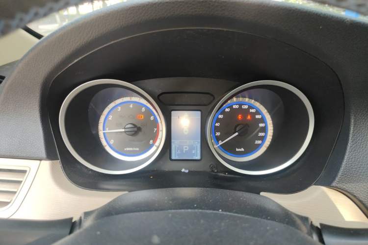 Used Soueast V5 Lingzhi 2012 1.5L CVT Luxury Version Instrument Cluster