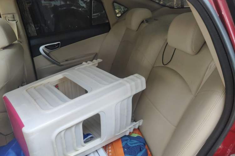 Used Soueast V5 Lingzhi 2012 1.5L CVT Luxury Version Left Rear Seat