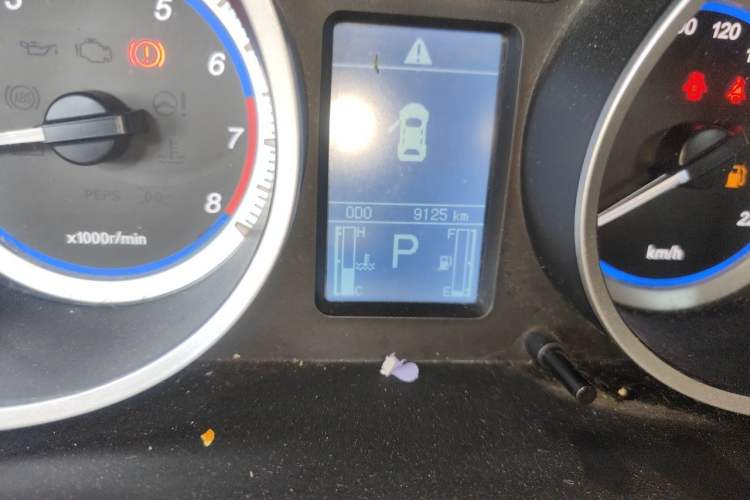 Used Soueast V5 Lingzhi 2012 1.5L CVT Luxury Version Odometer Close Up