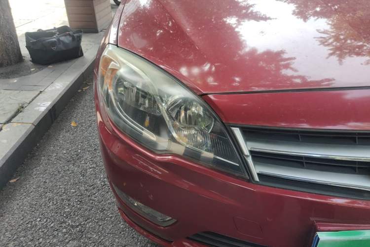 Used Soueast V5 Lingzhi 2012 1.5L CVT Luxury Version Right Front Headlight