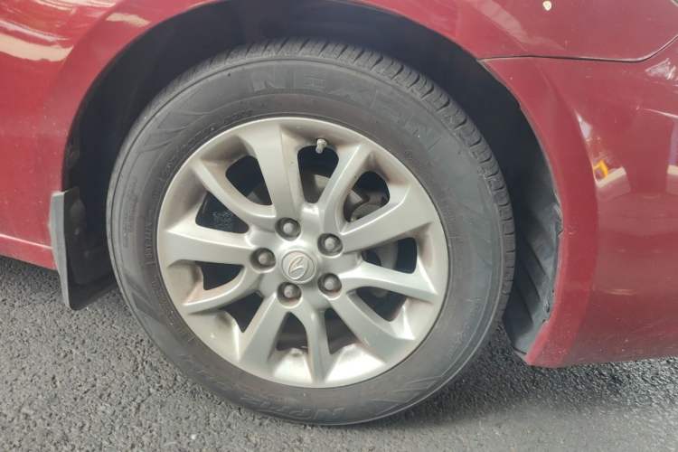 Used Soueast V5 Lingzhi 2012 1.5L CVT Luxury Version Right Front Wheel Hub