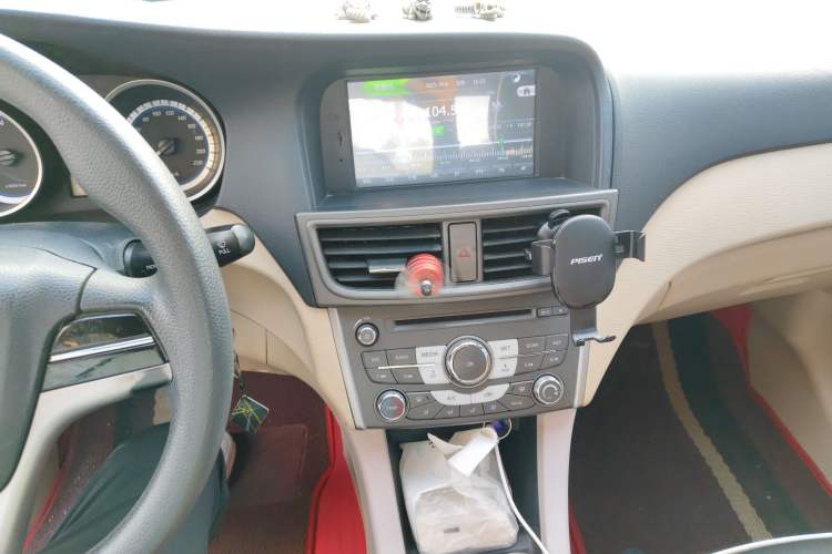 Used Soueast V5 Lingzhi 2012 1.5L Manual Comfort Edition Audio And AC Panel