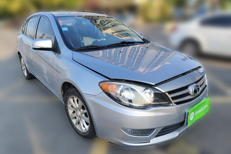 Used Soueast V5 Lingzhi 2012 1.5L Manual Comfort Edition Front Right 45 Deg