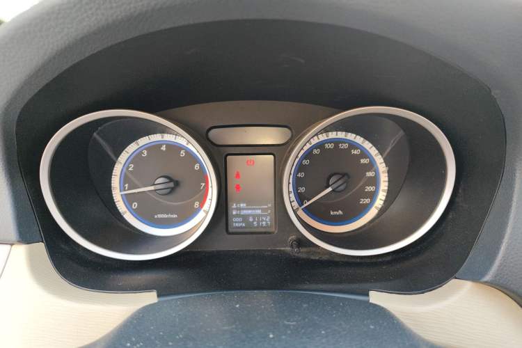 Used Soueast V5 Lingzhi 2012 1.5L Manual Comfort Edition Instrument Cluster