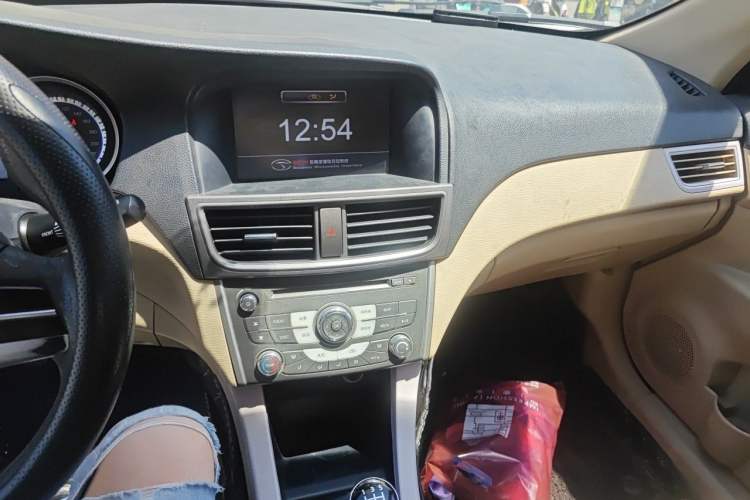 Used Soueast V5 Lingzhi 2012 1.5L Manual Luxury Version Audio And AC Panel