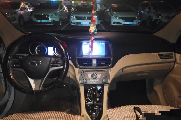 Used Soueast V5 Lingzhi 2012 1.5L CVT Flagship Edition Center Console