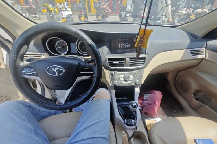 Used Soueast V5 Lingzhi 2012 1.5L Manual Luxury Version Center Console