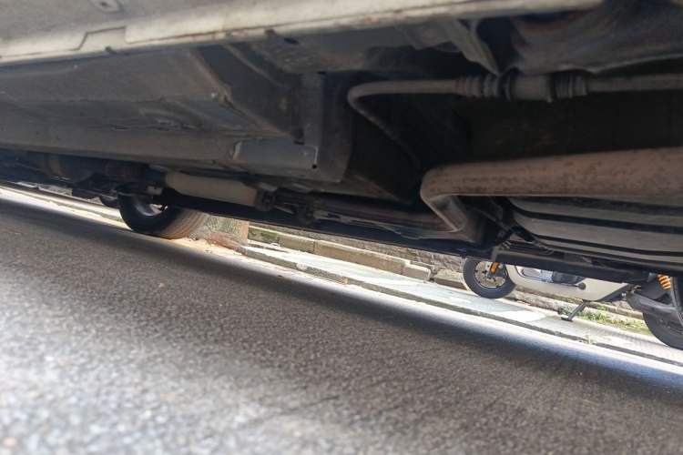 Used Soueast V5 Lingzhi 2012 1.5L CVT Comfort Edition Chassis Rear Left