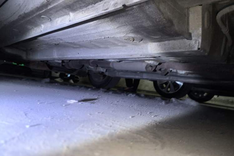 Used Soueast V5 Lingzhi 2012 1.5L Manual Comfort Edition Chassis Rear Left