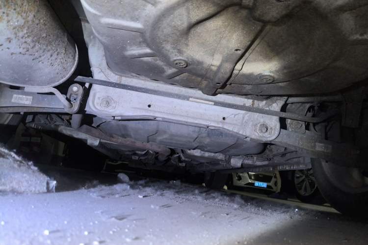 Used Soueast V5 Lingzhi 2012 1.5L Manual Comfort Edition Chassis Rear