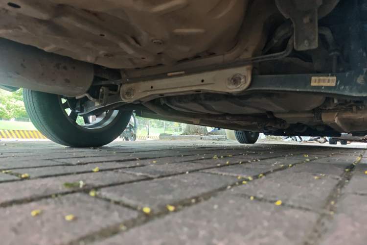 Used Soueast V5 Lingzhi 2012 1.5L CVT Comfort Edition Chassis Rear Right