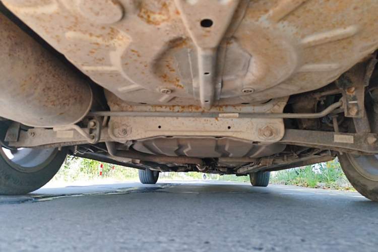Used Soueast V5 Lingzhi 2012 1.5L Manual Comfort Edition Chassis Rear