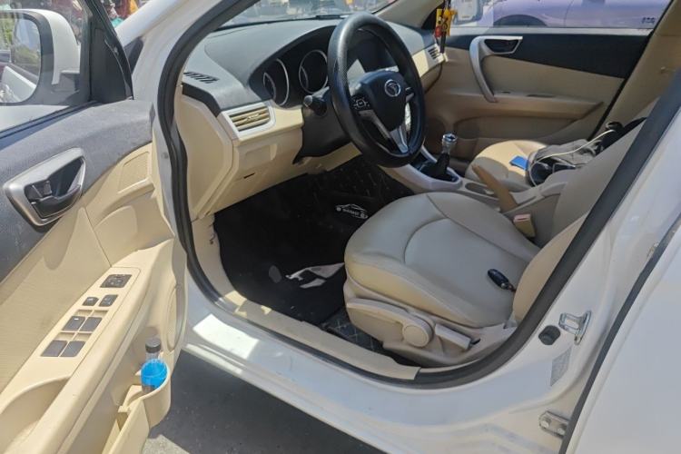 Used Soueast V5 Lingzhi 2012 1.5L Manual Luxury Version Driver Seat