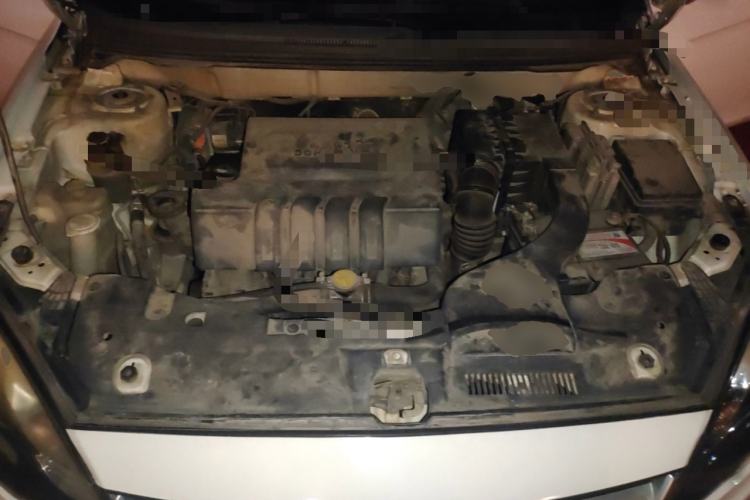 Used Soueast V5 Lingzhi 2012 1.5L CVT Flagship Edition Engine Bay