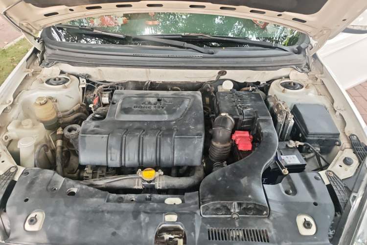 Used Soueast V5 Lingzhi 2012 1.5L CVT Comfort Edition Engine Bay