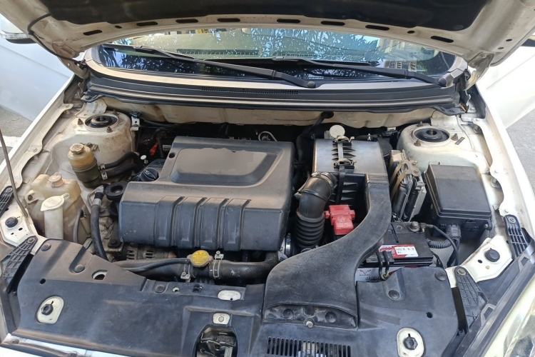 Used Soueast V5 Lingzhi 2012 1.5L CVT Comfort Edition Engine Bay