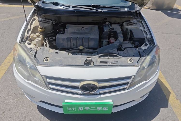 Used Soueast V5 Lingzhi 2012 1.5L Manual Luxury Version Engine Bay