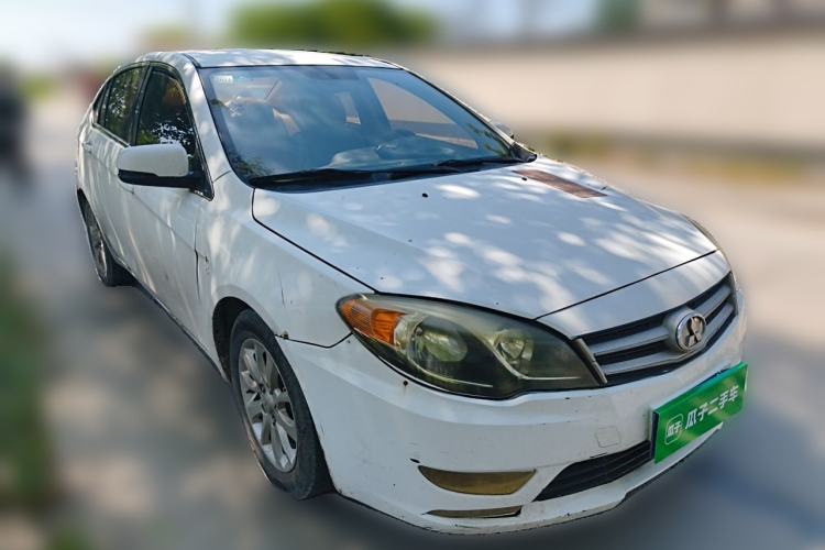 Used Soueast V5 Lingzhi 2012 1.5L Manual Comfort Edition Front Right 45 Deg