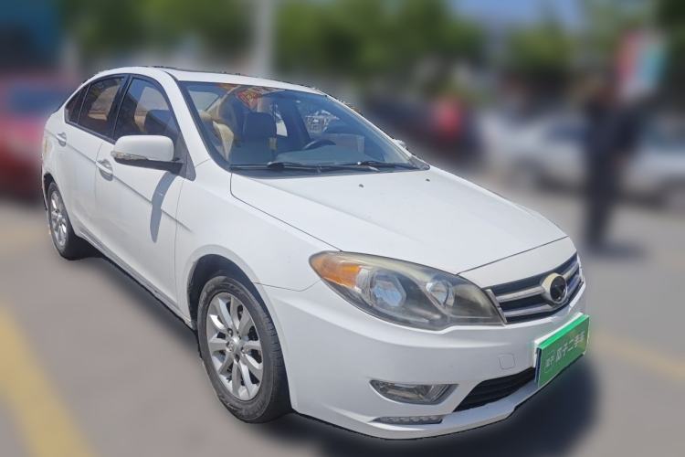 Used Soueast V5 Lingzhi 2012 1.5L Manual Luxury Version Front Right 45 Deg