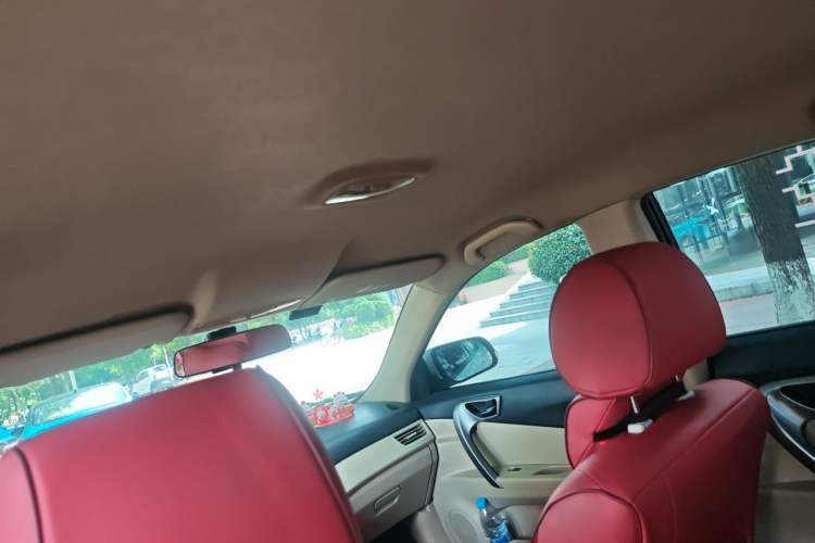 Used Soueast V5 Lingzhi 2012 1.5L CVT Comfort Edition Headliner