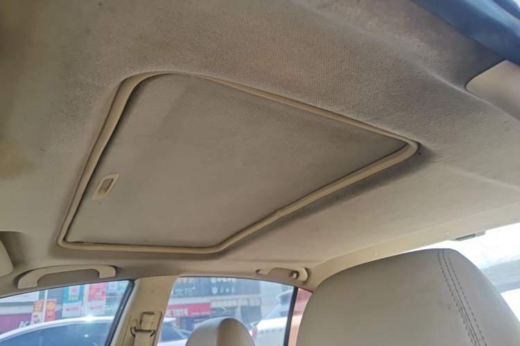 Used Soueast V5 Lingzhi 2012 1.5L Manual Luxury Version Headliner