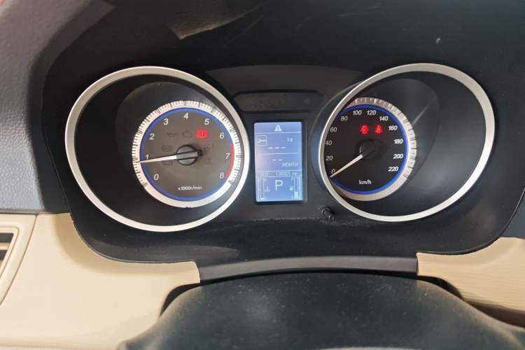 Used Soueast V5 Lingzhi 2012 1.5L CVT Comfort Edition Instrument Cluster