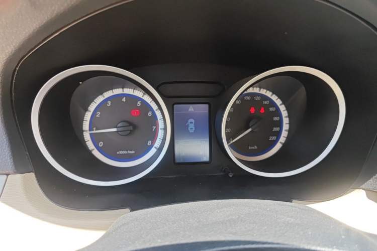 Used Soueast V5 Lingzhi 2012 1.5L Manual Luxury Version Instrument Cluster
