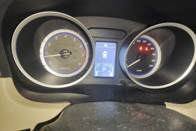 Used Soueast V5 Lingzhi 2012 1.5L CVT Flagship Edition Odometer Close Up