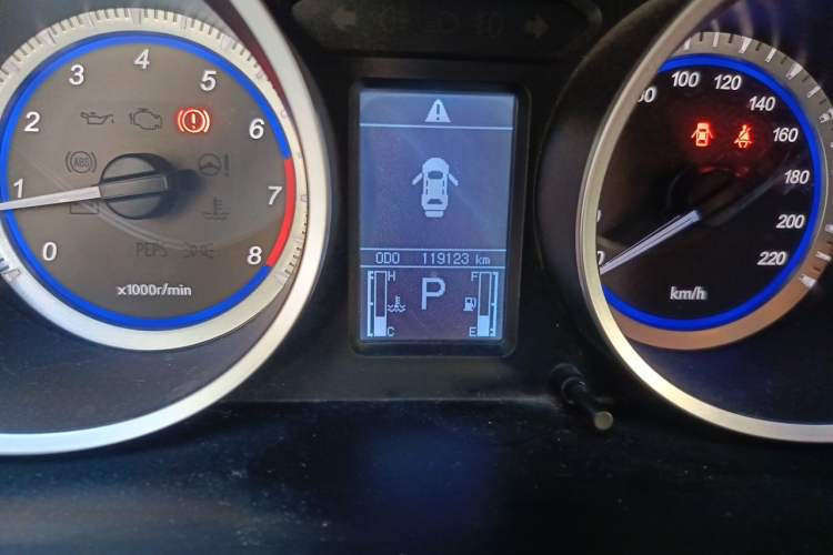 Used Soueast V5 Lingzhi 2012 1.5L CVT Comfort Edition Odometer Close Up