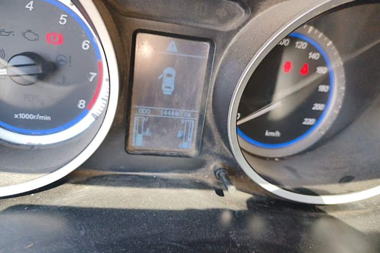 Used Soueast V5 Lingzhi 2012 1.5L Manual Comfort Edition Odometer Close Up