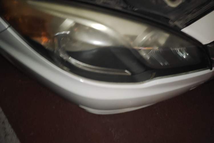 Used Soueast V5 Lingzhi 2012 1.5L CVT Flagship Edition Right Front Headlight