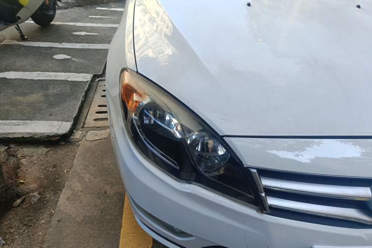 Used Soueast V5 Lingzhi 2012 1.5L CVT Comfort Edition Right Front Headlight