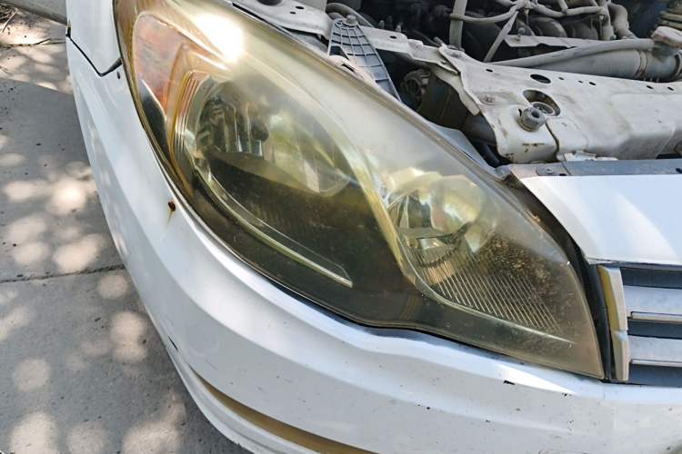 Used Soueast V5 Lingzhi 2012 1.5L Manual Comfort Edition Right Front Headlight