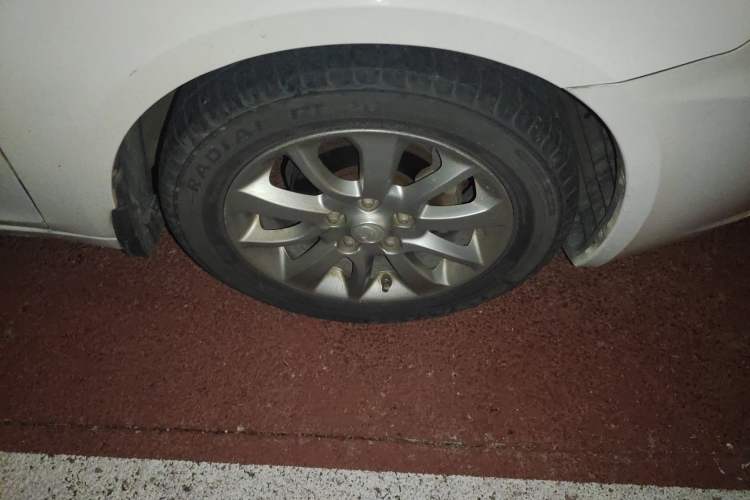 Used Soueast V5 Lingzhi 2012 1.5L CVT Flagship Edition Right Front Wheel Hub