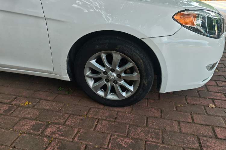 Used Soueast V5 Lingzhi 2012 1.5L CVT Comfort Edition Right Front Wheel Hub