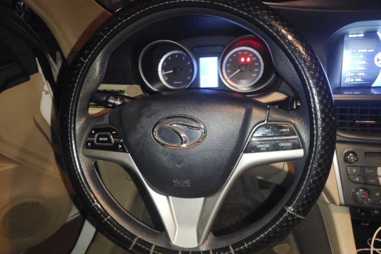 Used Soueast V5 Lingzhi 2012 1.5L CVT Flagship Edition Steering Wheel