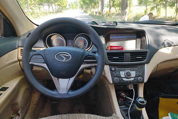 Used Soueast V5 Lingzhi 2012 1.5L Manual Comfort Edition Steering Wheel