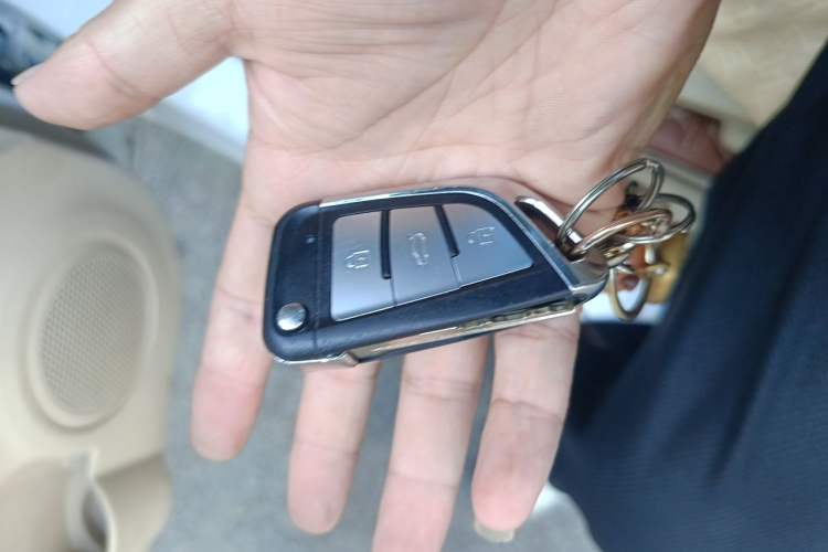 Used Soueast V5 Lingzhi 2012 1.5L CVT Comfort Edition Vehicle Key