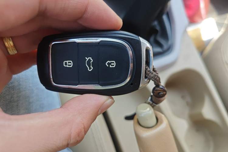 Used Soueast V5 Lingzhi 2012 1.5L Manual Luxury Version Vehicle Key