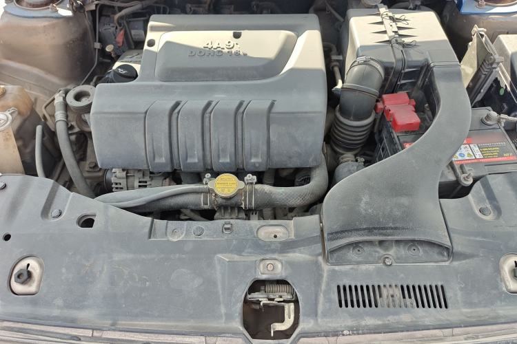 Used Soueast V5 Lingzhi 2012 1.5L Manual Standard Edition Engine Bay