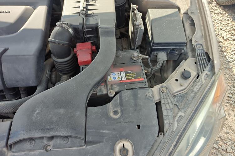Used Soueast V5 Lingzhi 2012 1.5L Manual Standard Edition Engine Bay Left