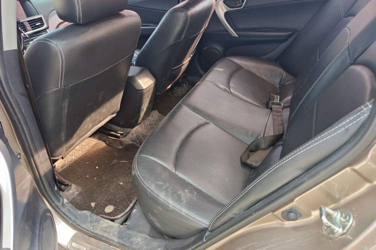 Used Soueast V5 Lingzhi 2012 1.5L Manual Standard Edition Left Rear Seat