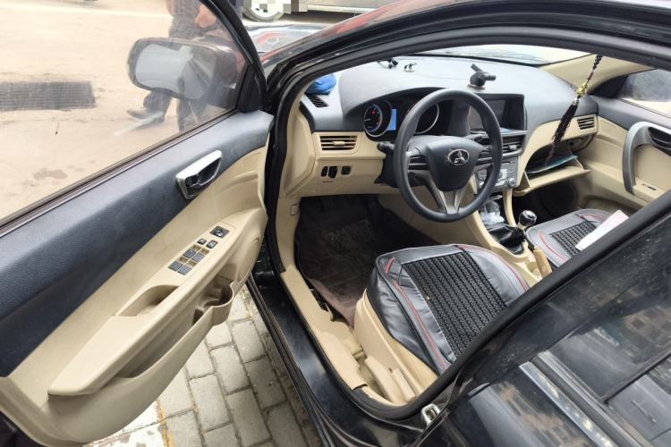 Used Soueast V5 Lingzhi 2013 1.5L Manual Flagship CNG Model Driver Seat