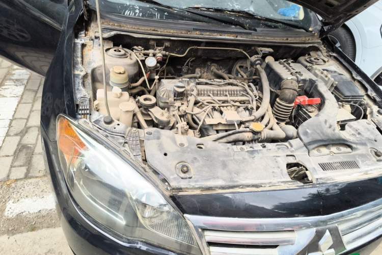 Used Soueast V5 Lingzhi 2013 1.5L Manual Flagship CNG Model Engine Bay Right