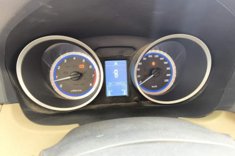 Used Soueast V5 Lingzhi 2013 1.5L Manual Flagship CNG Model Instrument Cluster