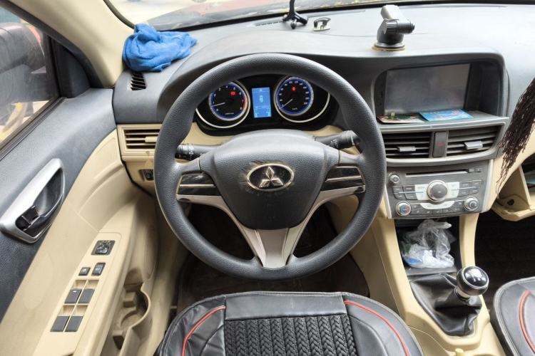 Used Soueast V5 Lingzhi 2013 1.5L Manual Flagship CNG Model Steering Wheel