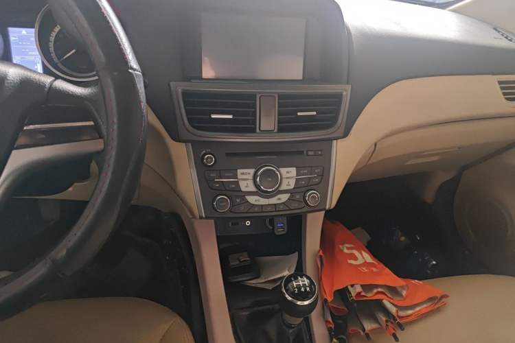 Used Soueast V5 Lingzhi 2013 1.5L Manual ZhiShang Model Audio And AC Panel