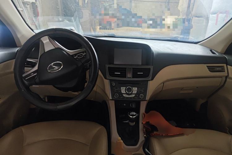 Used Soueast V5 Lingzhi 2013 1.5L Manual ZhiShang Model Center Console