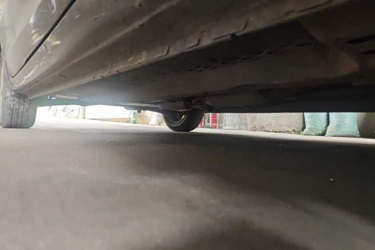 Used Soueast V5 Lingzhi 2013 1.5L Manual ZhiShang Model Chassis Front Right